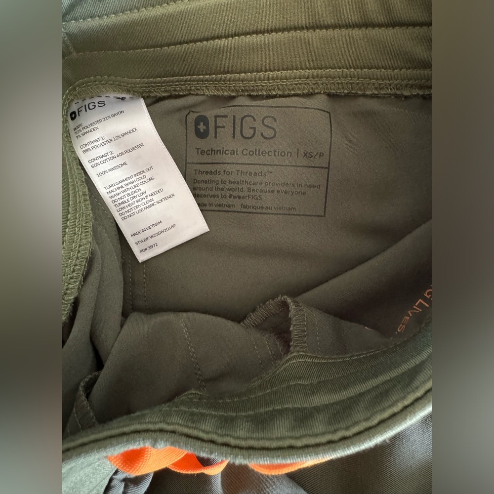 Figs Women’s Moss Zamora Petite Jogger Scrub Pants